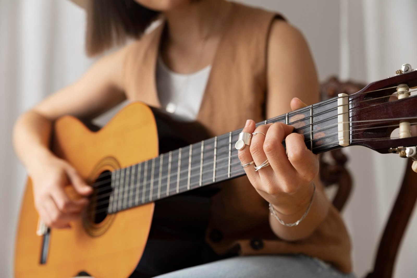 Aprenda a Tocar Acordes Básicos no Violão